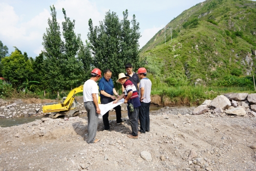 陆华局长现场检查指导工作2 陆华局长现场检查指导工作2